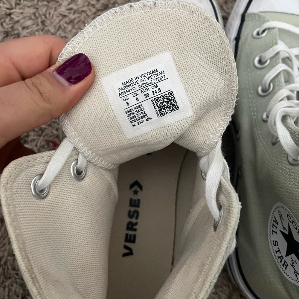 Converse - Picture 2 of 7